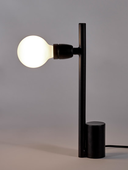 Essentials Table Lamp Black | Lámparas de sobremesa | Serax