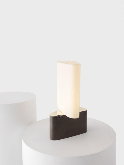 Fulcrum table Light - Bronze & Paper | Tischleuchten | Resident