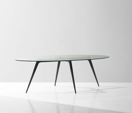 Assembly Table Oval | Tables de repas | District Eight