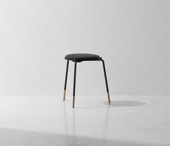 Dayton Low Stool | Tabourets | District Eight