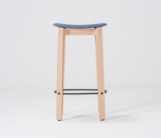 Nora | bar stool | Bar stools | Gazzda