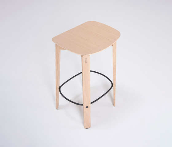 Nora | bar stool | Venner - Oak | Bar stools | Gazzda