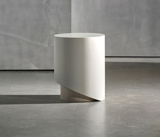 KAI Side Table Round | Tables d'appoint | Piet Boon