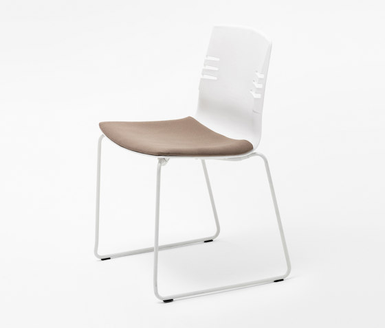 Mia 3350 | Chairs | Mara