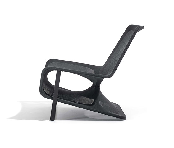 Aria | lounge Chair | Armchairs | Desalto