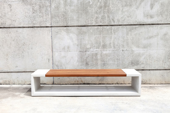 Outline Bench | Panche | Sit