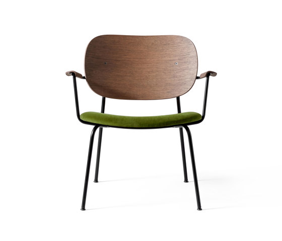 Co Lounge Chair | Black Base | Dark Stained Oak | City Velvet CA7832 | 031 | Chaises | Audo Copenhagen