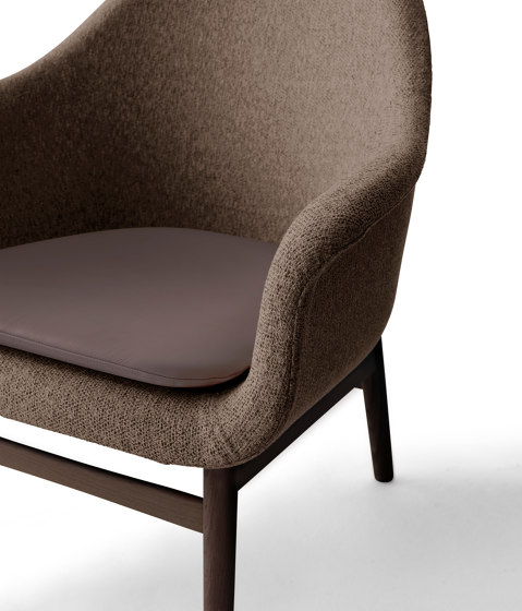 Harbour Lounge Chair | Dark Stained Oak Base | Savanna 262 | Nuance 40783 | Poltrone | Audo Copenhagen