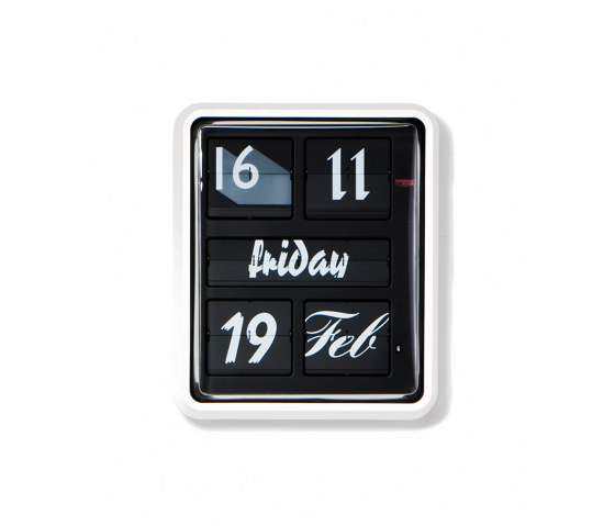 Font Clock | Horloges | Established&Sons