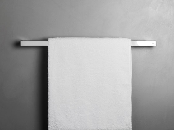Reframe Collection | Towel bar - polished steel | Estanterías toallas | Unidrain