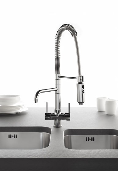 Idealaqua | Kitchen sink mixer Idealaqua series for
water treatment, with separated water
flows. | Kitchen taps | Quadrodesign