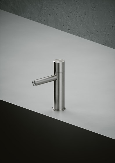 Stereo | Stainless steel Deck mounted hydroprogressive mixer | Wash basin taps | Quadrodesign