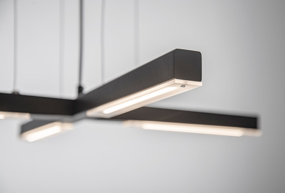 Artys Cross | Suspended lights | Ilfari