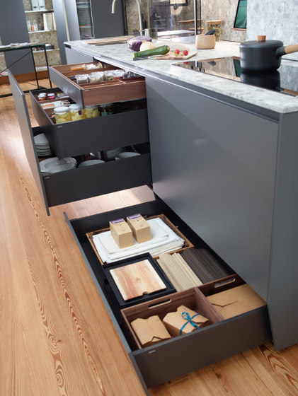 FINE Plinth drawer | Kitchen organization | Santos