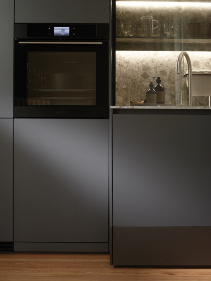 FINE Reduced-height plinths | Fitted kitchens | Santos