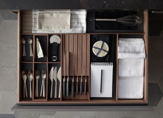 FINE Customisable drawers and bins | Kitchen organization | Santos
