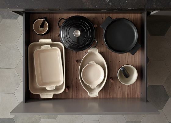 FINE Customisable drawers and bins | Organizzazione cucina | Santos
