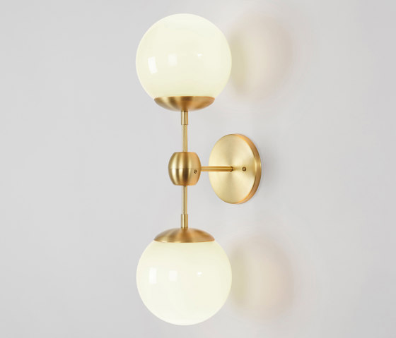 Modo Sconce - 2 Globes (Brass/Cream) | Lampade parete | Roll & Hill