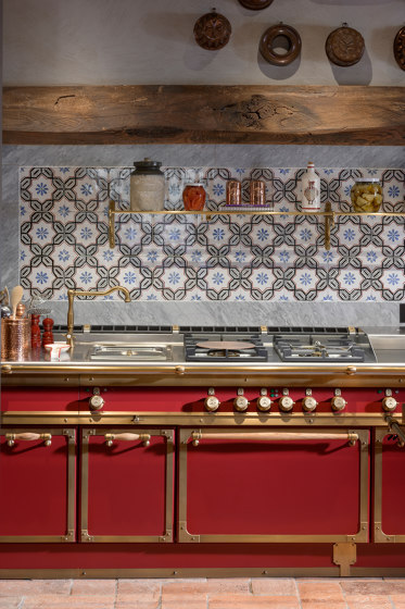 TAILOR MADE KITCHENS | CHIANTI RED & BURNISHED BRASS KITCHEN | Fitted kitchens | Officine Gullo