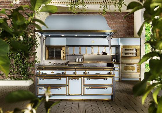 TAILOR MADE KITCHENS | PACIFIC LIGHT BLUE AND BURNISHED BRASS KITCHEN | Cuisines équipées | Officine Gullo