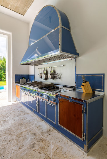 TAILOR MADE KITCHENS | PIGEON BLUE AND POLISHED CHROME KITCHEN | Cuisines équipées | Officine Gullo