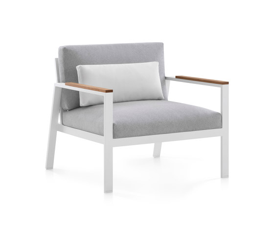 Timeless Lounge Chair | Armchairs | GANDIABLASCO