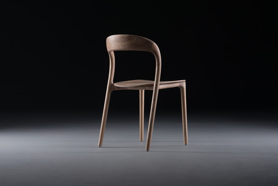 Neva light chair | Sillas | Artisan
