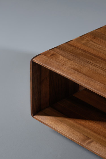 Invito cube coffee table | Tables basses | Artisan