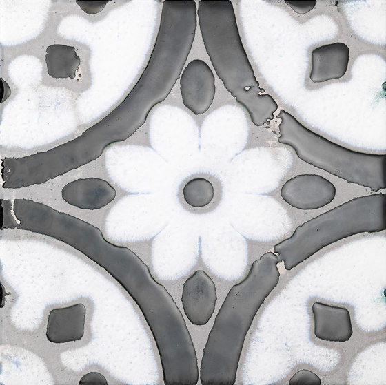 Flora Tiles | Petunia White Musk | Piastrelle ceramica | Devon&Devon
