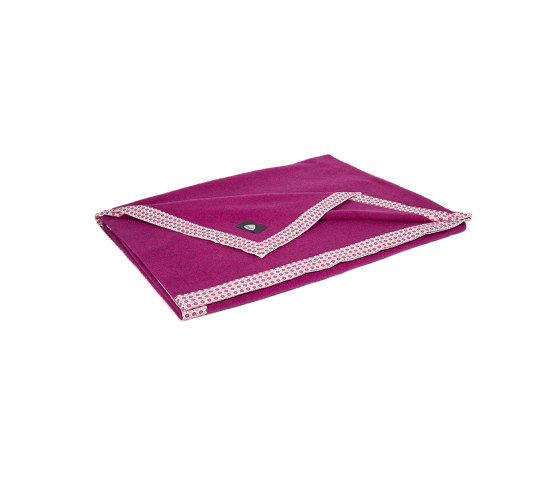 Holly Blanket magenta | Plaids | Steiner1888