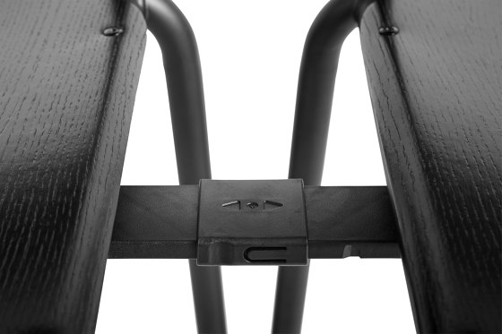 Halftime w. link | Chaises | HAY