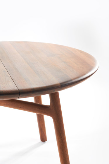 Dash round table | Dining tables | Artisan