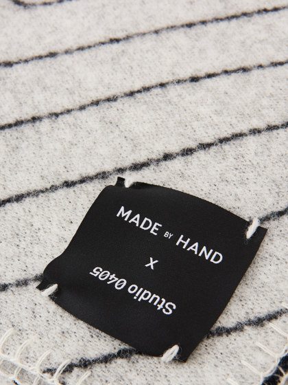 Pinstripe Throw Black | Mantas | Made by Hand