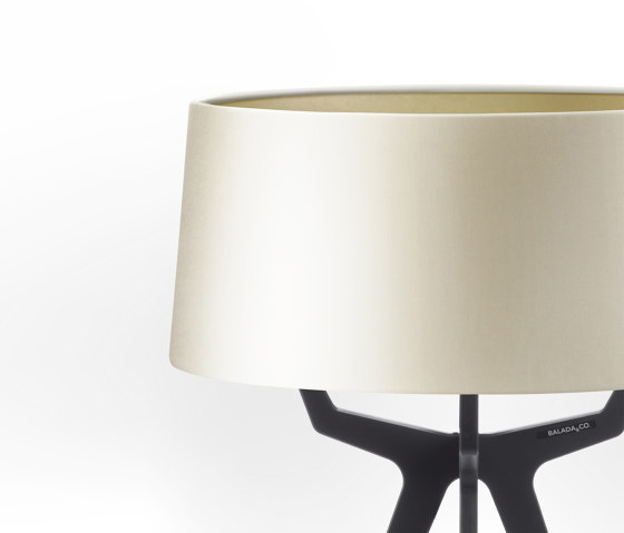 No. 35 Table Lamp Shiny-Matt Collection - Silky Cream - Fenix NTM® | Lámparas de sobremesa | BALADA & CO.