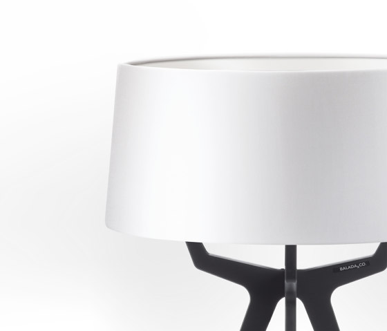 No. 35 Table Lamp Shiny-Matt Collection - Shiny White - Fenix NTM® | Lampade tavolo | BALADA & CO.