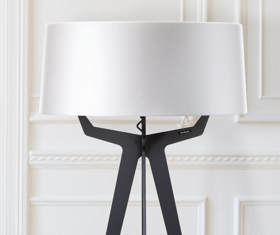 No. 35 Floor Lamp Shiny-Matt Collection - Shiny White - Fenix NTM® | Lámparas de pie | BALADA & CO.