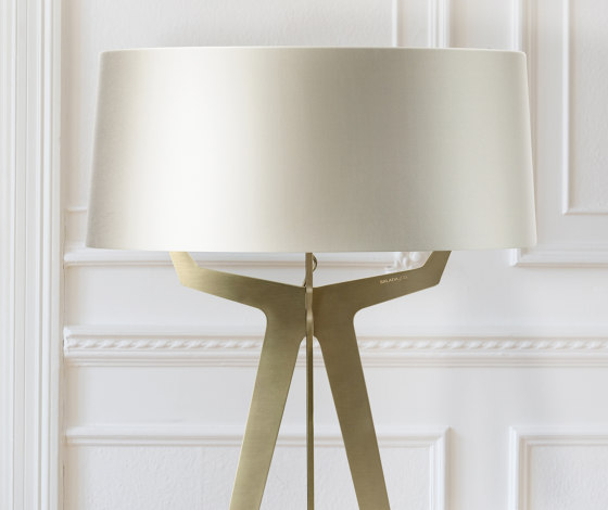 No. 35 Floor Lamp Shiny-Matt Collection - Silky Cream - Brass | Lampade piantana | BALADA & CO.