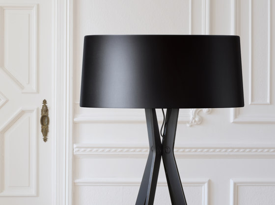 No. 43 Floor Lamp Shiny-Matt Collection - Shiny Black - Fenix NTM® | Luminaires sur pied | BALADA & CO.