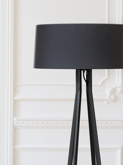 No. 47 Floor Lamp Matt Collection - Deep Black - Fenix NTM® | Luminaires sur pied | BALADA & CO.