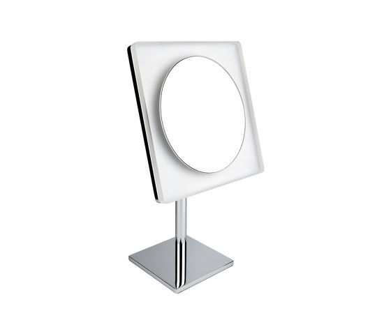 Standing magnifying mirror (3 times) with LED built-in light | Badspiegel | COLOMBO DESIGN