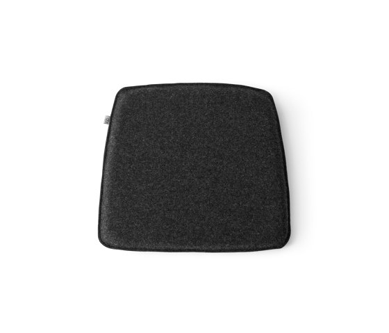 WM String Cushion | Indoor/Lounge Dark Grey | Cojines para sentarse | Audo Copenhagen