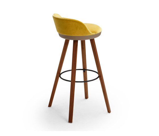 Romy | Barstool mit Holzgestell | Barhocker | FREIFRAU MANUFAKTUR