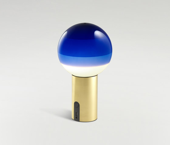 Dipping Portable Blue-Brushed Brass | Lampade tavolo | Marset