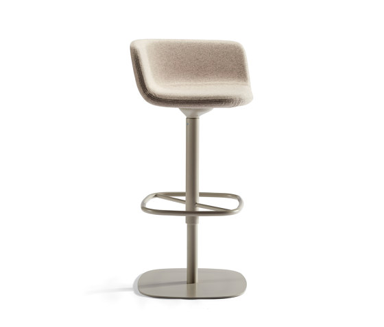 Xoko | Central column | Bar stools | AKABA