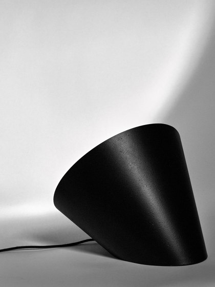 Collar Floor Lamp | Lampade pavimento | Serax