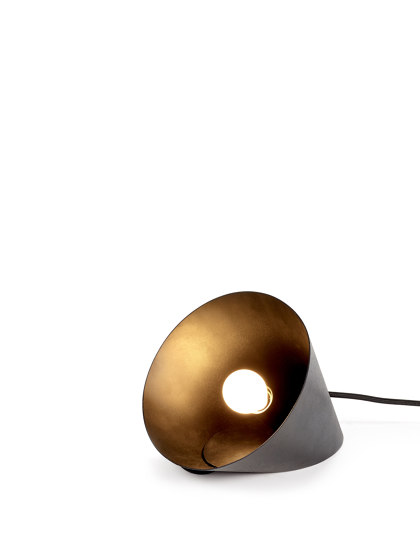 Collar Table Lamp | Lámparas de suelo | Serax
