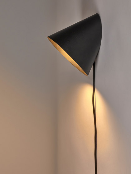 Collar Table Lamp | Lampade pavimento | Serax