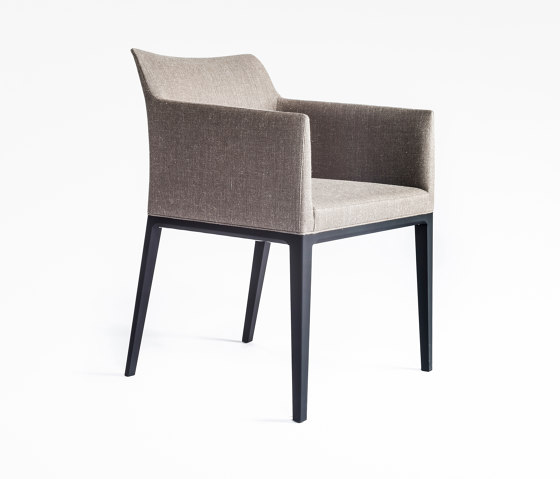 Leo seamless arm chair | Chaises | Time & Style