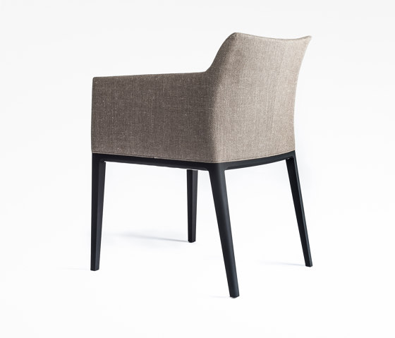 Leo seamless arm chair | Stühle | Time & Style