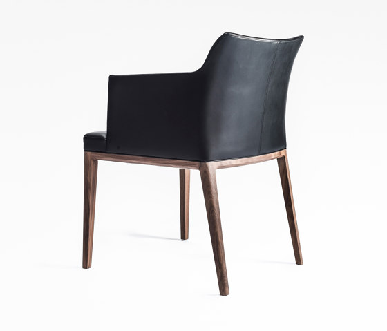 Leon Seamless Half Arm Chair | Sillas | Time & Style